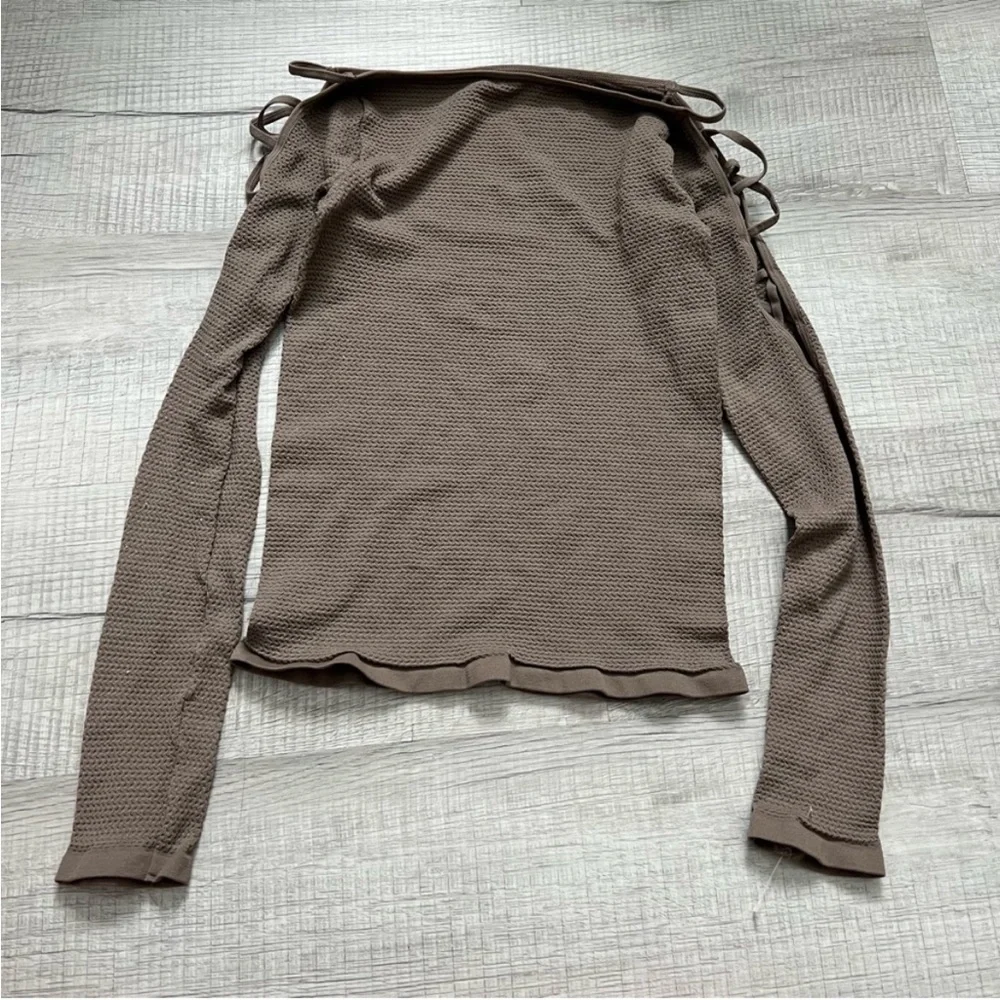 FREE PEOPLE Intimately Cold Shoulder Long Sleeve Top Stretch Nutmeg Tan